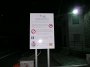 P1140391 kein Schild mit der Passhoehe, aber viel Anweisungen vor dem Zollhaus