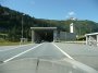P1140534 Einfahrt in den San Bernardino Tunnel. Der Tunnel ist die einzige Autobahn-Strecke, welche wir befuhren. Alle anderen Passagen fuhren wir puristisch auf den Landstrassen; Spluegen 1457 mueM, San Bernardino Tunnel 1620 mueM