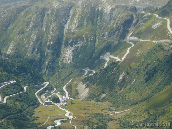 P1010608 Blick nach Gletsch und die Grimsel-Strasse