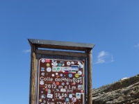 DSC09377  die Passtafel des Colle del Nivolet, 2612 Meter über Meer