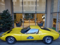 DSC09509  der Lamborghini Miura vor dem Haupteingang