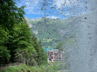 DSC05945 A (1)  Unter dem Wasserfall