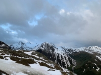 DSC05877 A  Die Windturbinen auf dem Pass drehen langsam