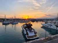 20220813 201518  der Hafen von Antibes mit edlen und teils grossen Yachten