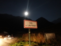 DSC02189  der Col du Lautaret mit 2058 müM etwas tiefer, nur 8km vom Galibier weg, wird vom Mond hell erleuchtet