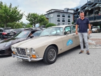 Andi mit dem XJ6, wohin nun mit dem Kleber?