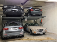 Gestapelte Fahrzeuge